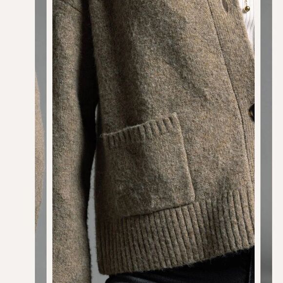 WEEKEND LOS ANGELES - Gretchen Collared Cropped Cardigan - Picture 3 of 8